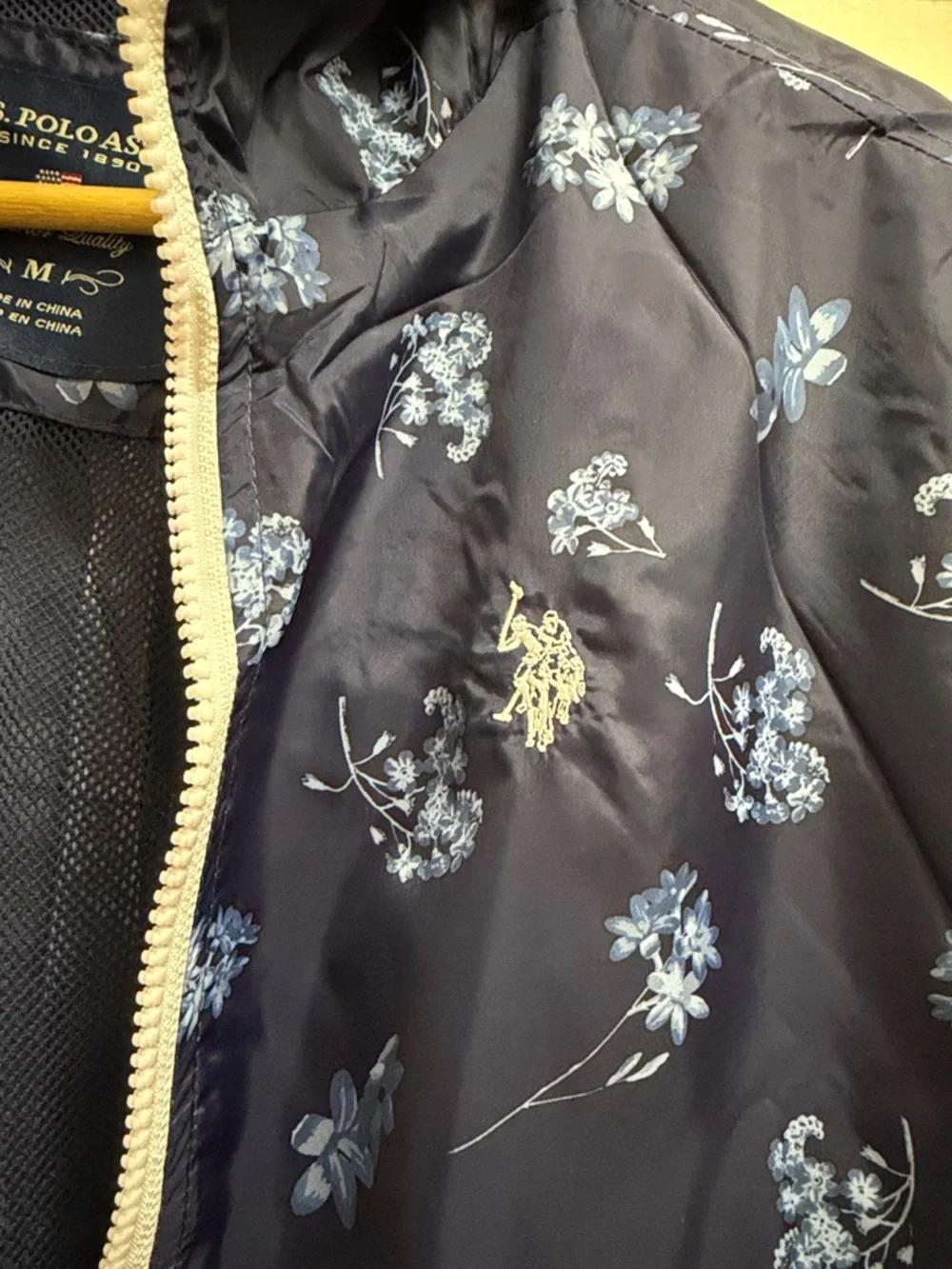 U.S.Polo Assn. Windbreaker Floral Jacket, size M, NWT - Picture 2 of 5